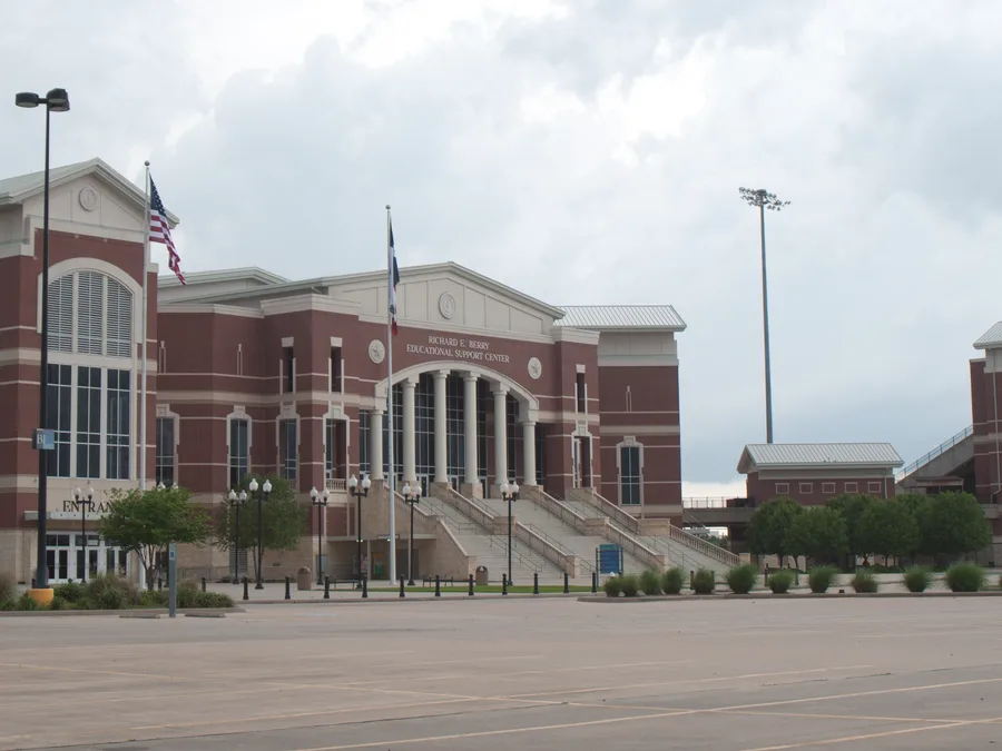 El Berry Center, un complejo comunitario y de eventos en Cypress
