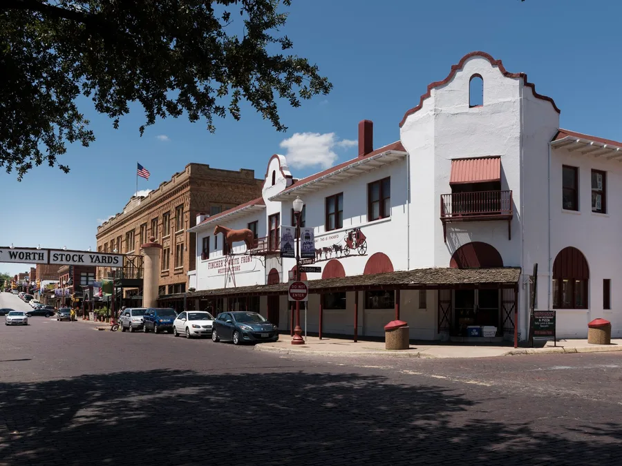 Fachadas históricas en el distrito Stockyards de Fort Worth