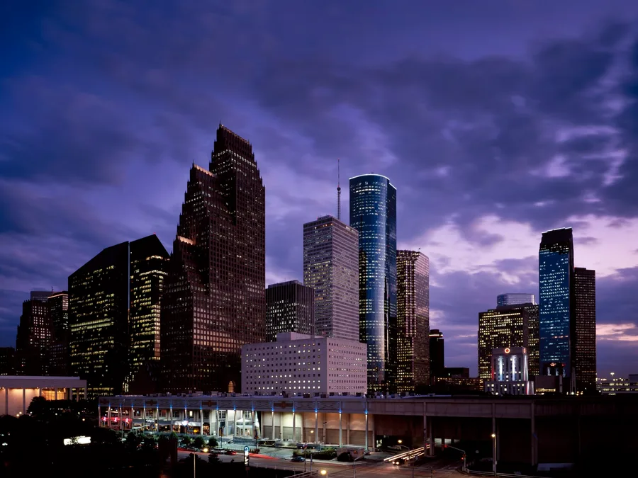 El horizonte del centro de Houston al atardecer